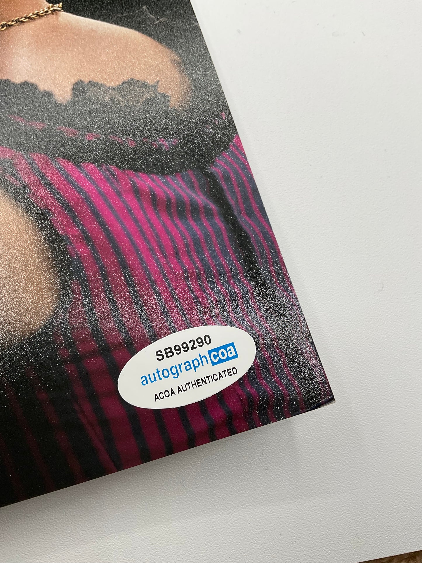 Angela Sarafyan Westworld signed 8x10 ACOA