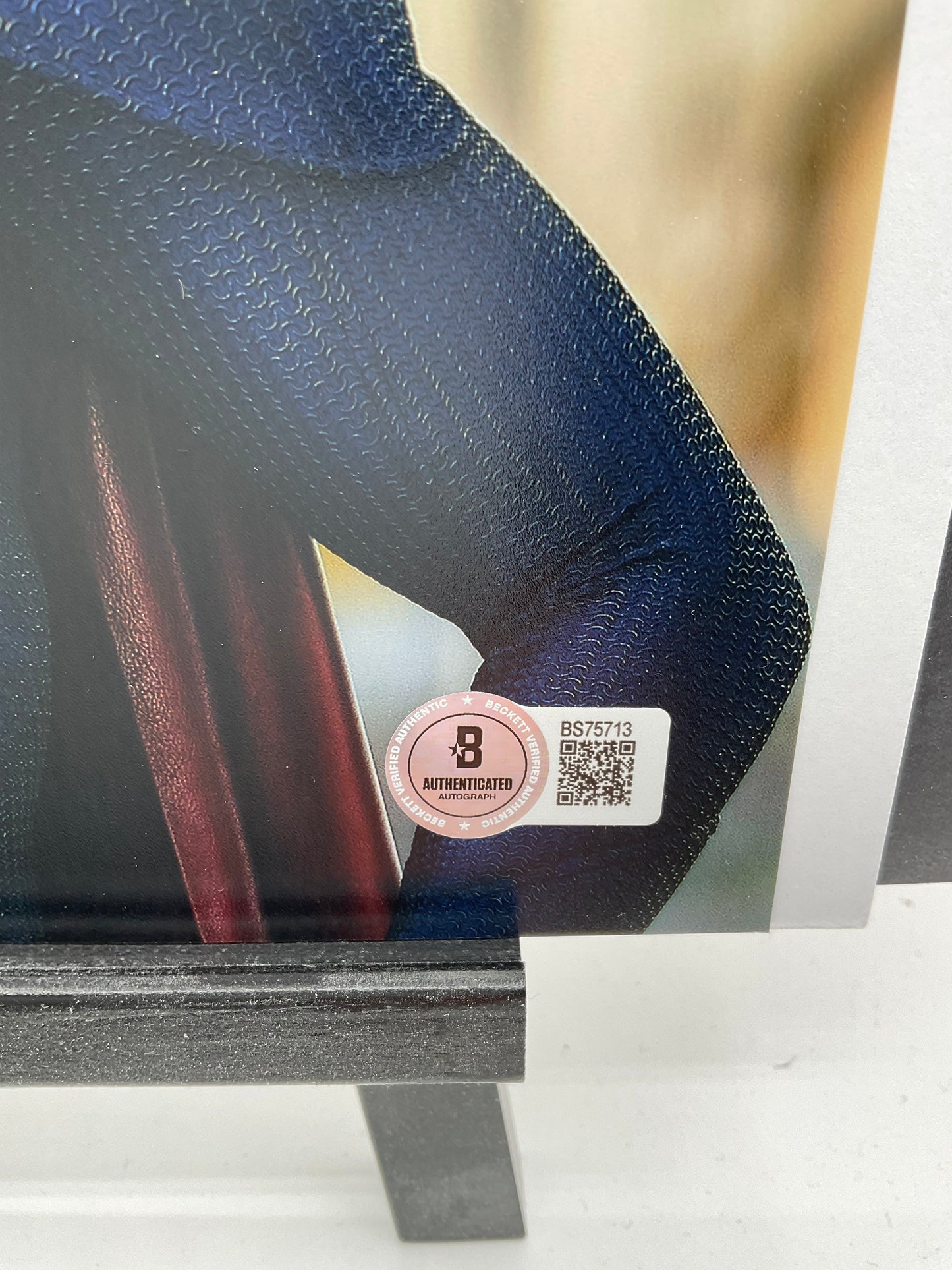 Tyler Hoechlin Superman signed Photo 8x10 Beckett