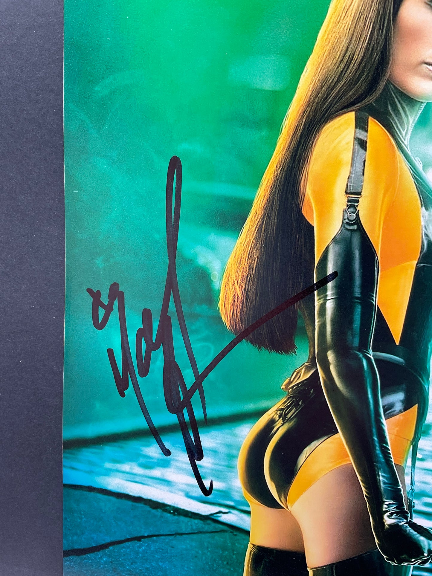 Malin Akerman Watchmen signed photo 8x10 ACOA