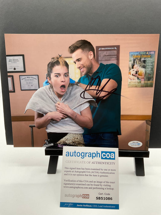 Dustin Milligan Schitt's Creek signed 8x10 ACOA