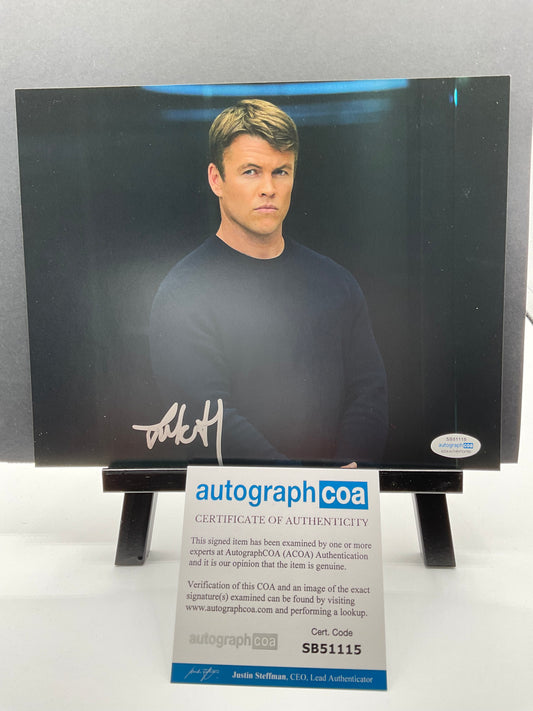 Luke Hemsworth Westworld signed 8x10 ACOA