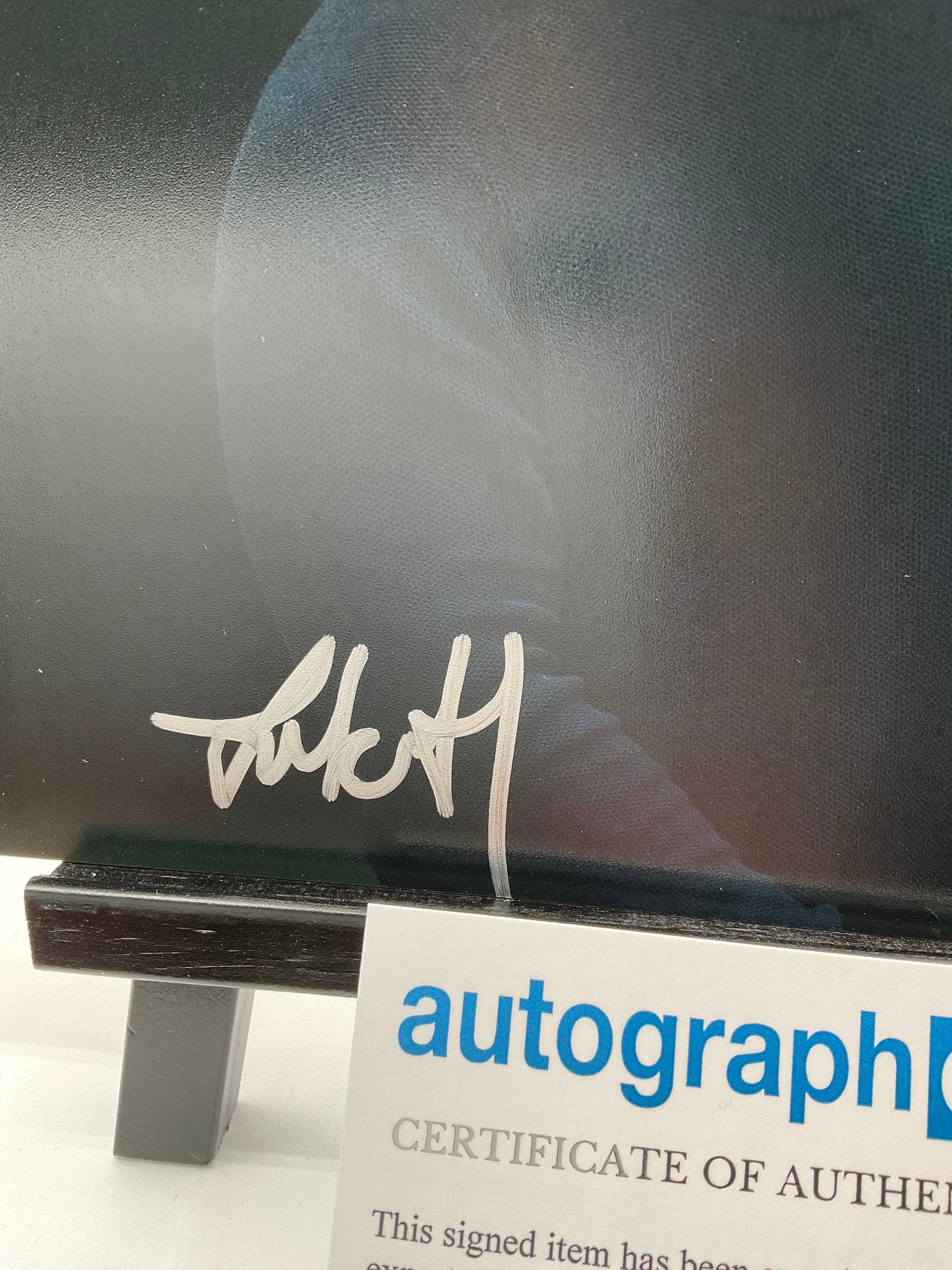 Luke Hemsworth Westworld signed 8x10 ACOA