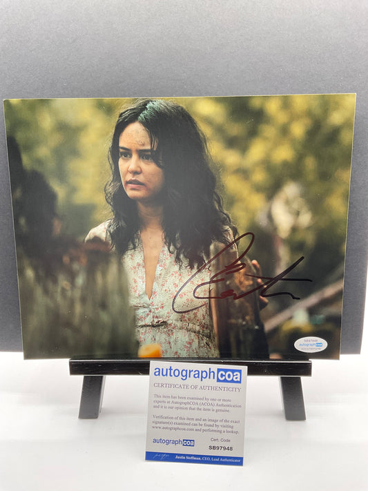 Courtney Eaton Yellowjackets signed 8x10 ACOA