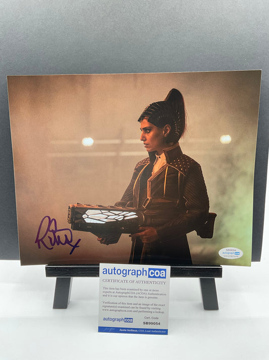 Ritu Arya Umbrella Academy signed 8x10 ACOA
