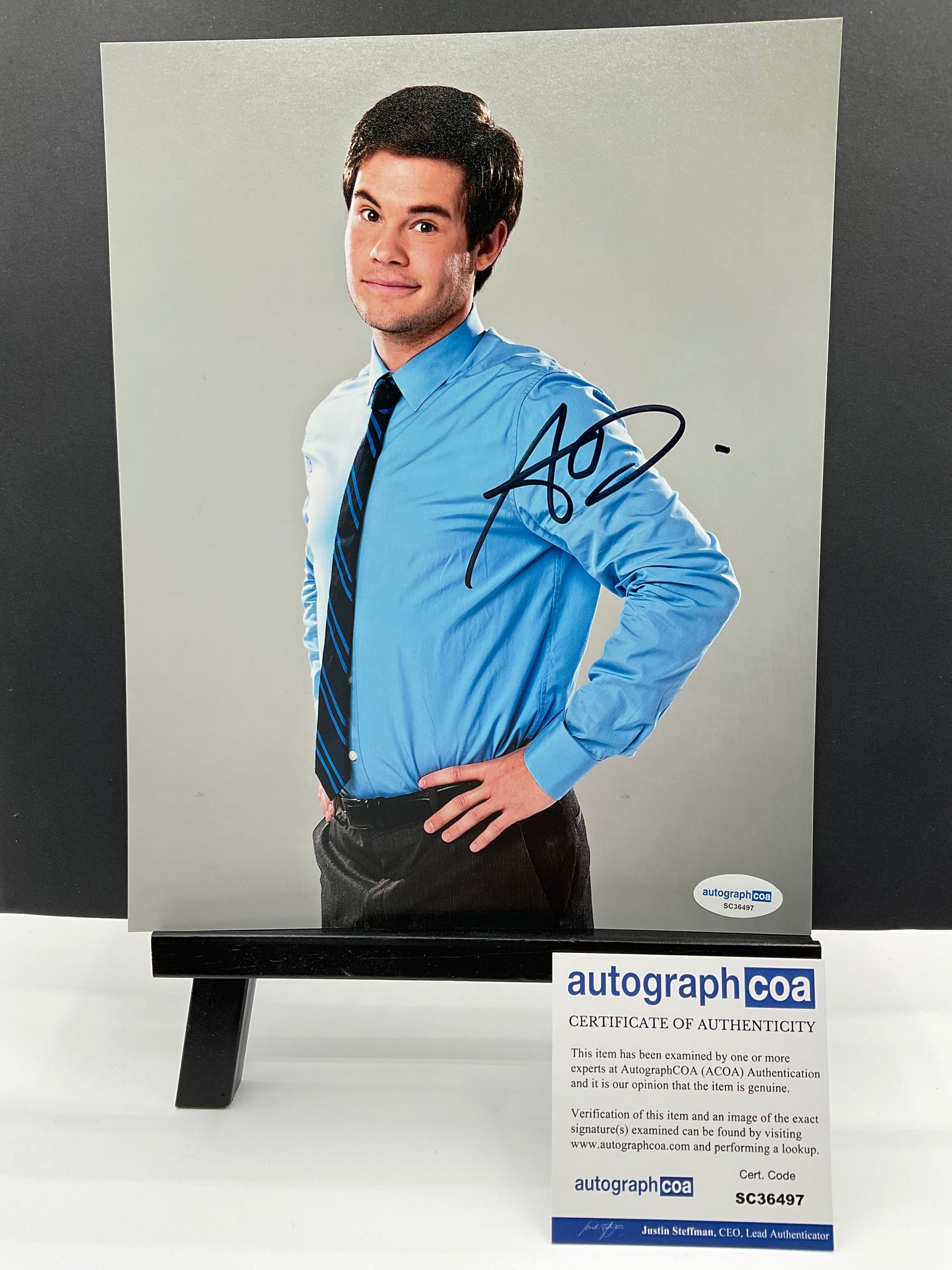 Adam Devine Workaholics signed 8x10 ACOA