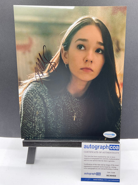 Holly Taylor Manifest signed photo 8x10 ACOA