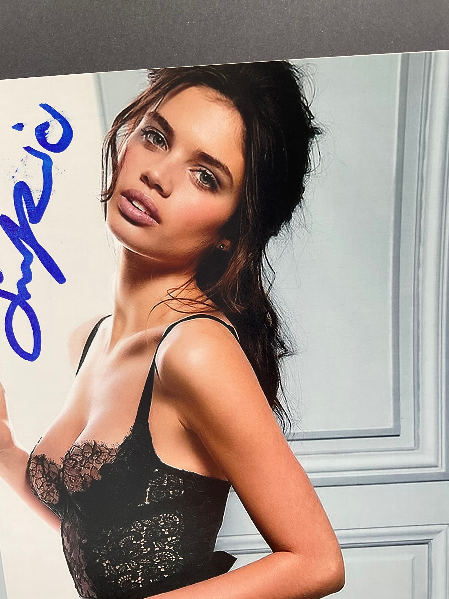 Sara Sampaio signed Sexy Lingerie 8x10 ACOA