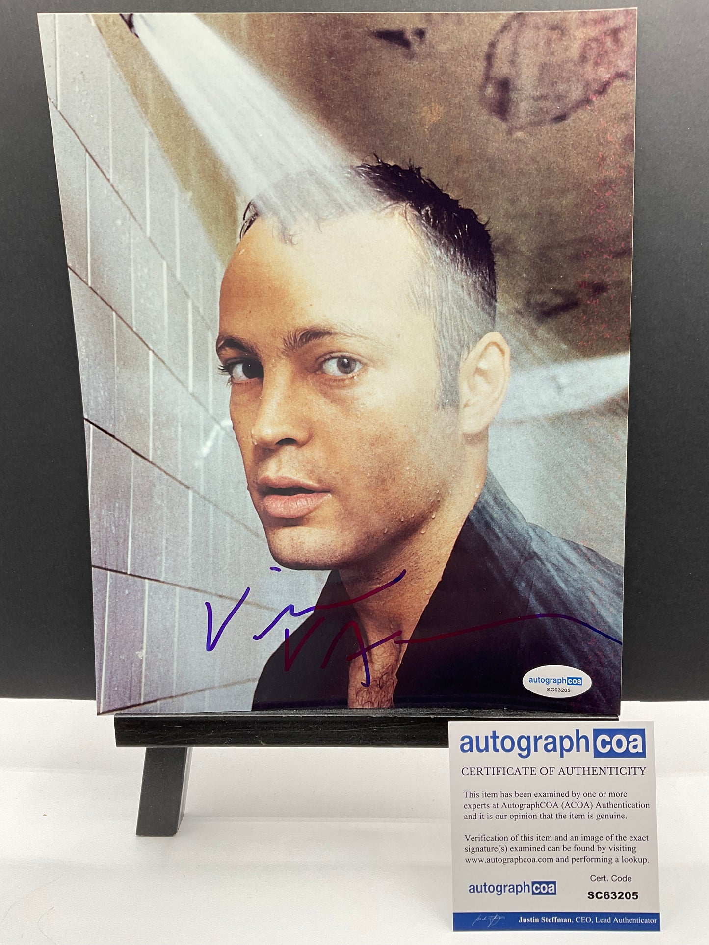 Vince Vaughn signed Psycho 8x10 ACOA