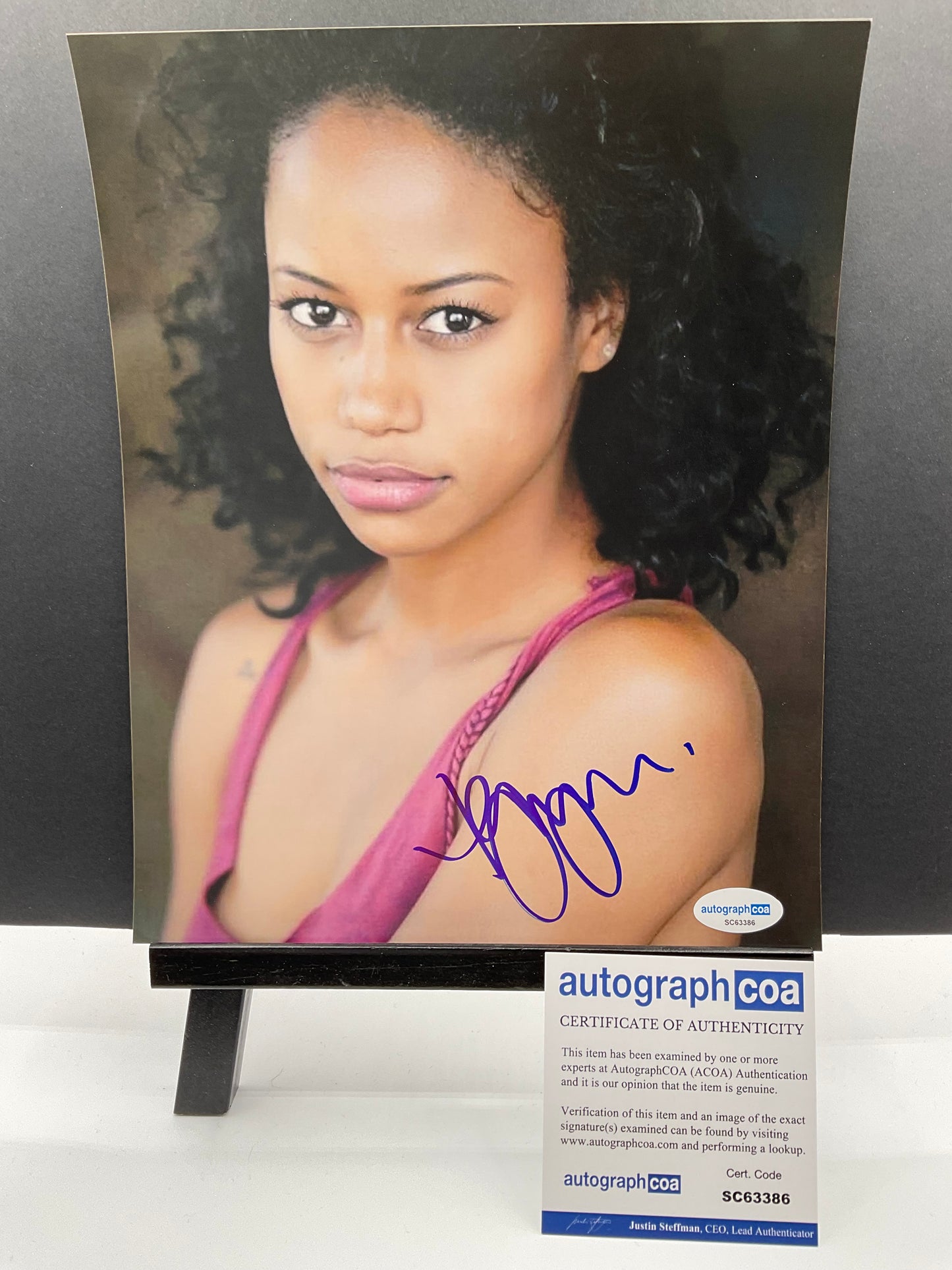 Taylour Paige signed photoshoot Sexy 8x10 ACOA Zola