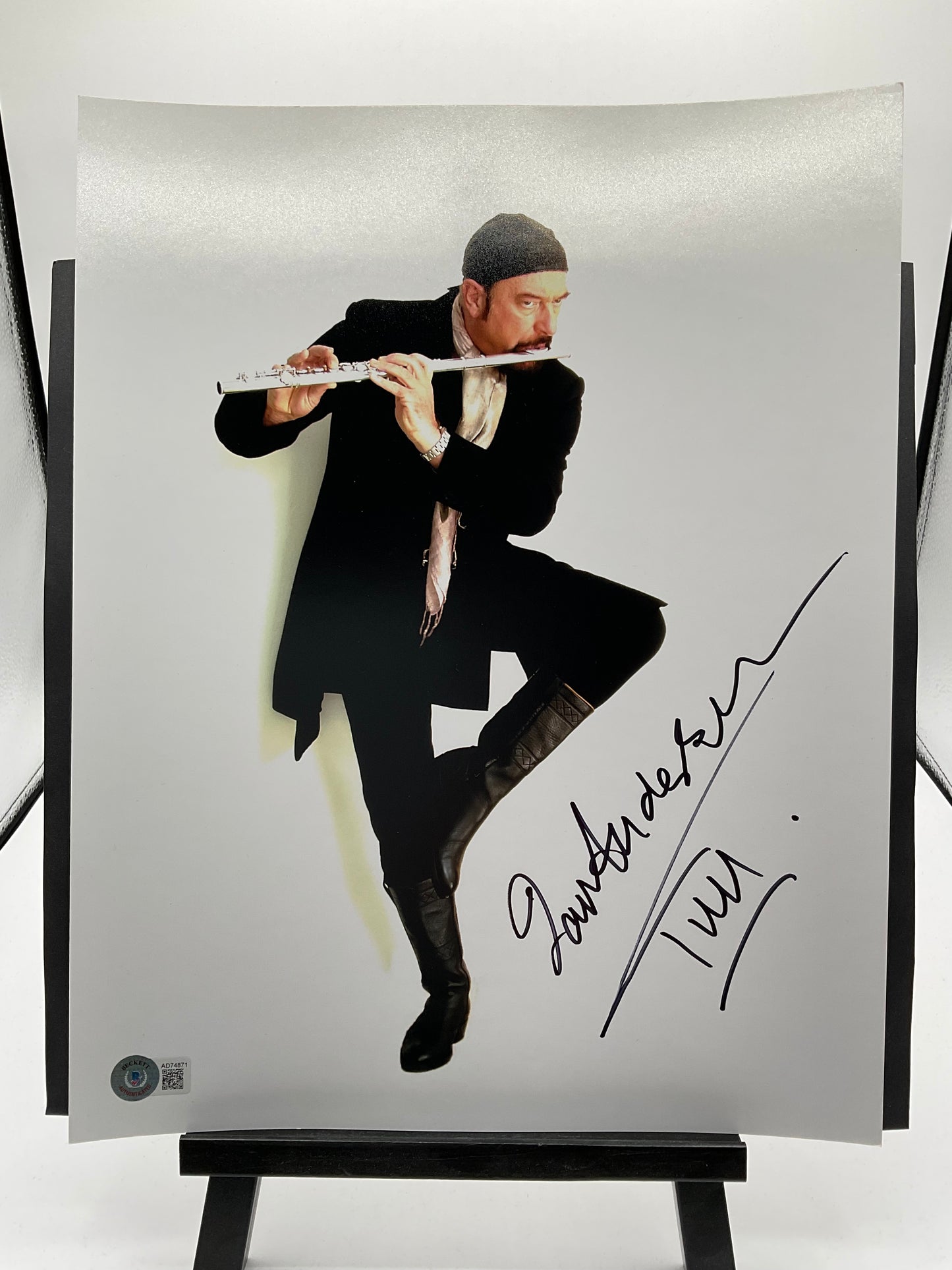 Ian Anderson Jethro Tull signed photo 11x14 Music Beckett