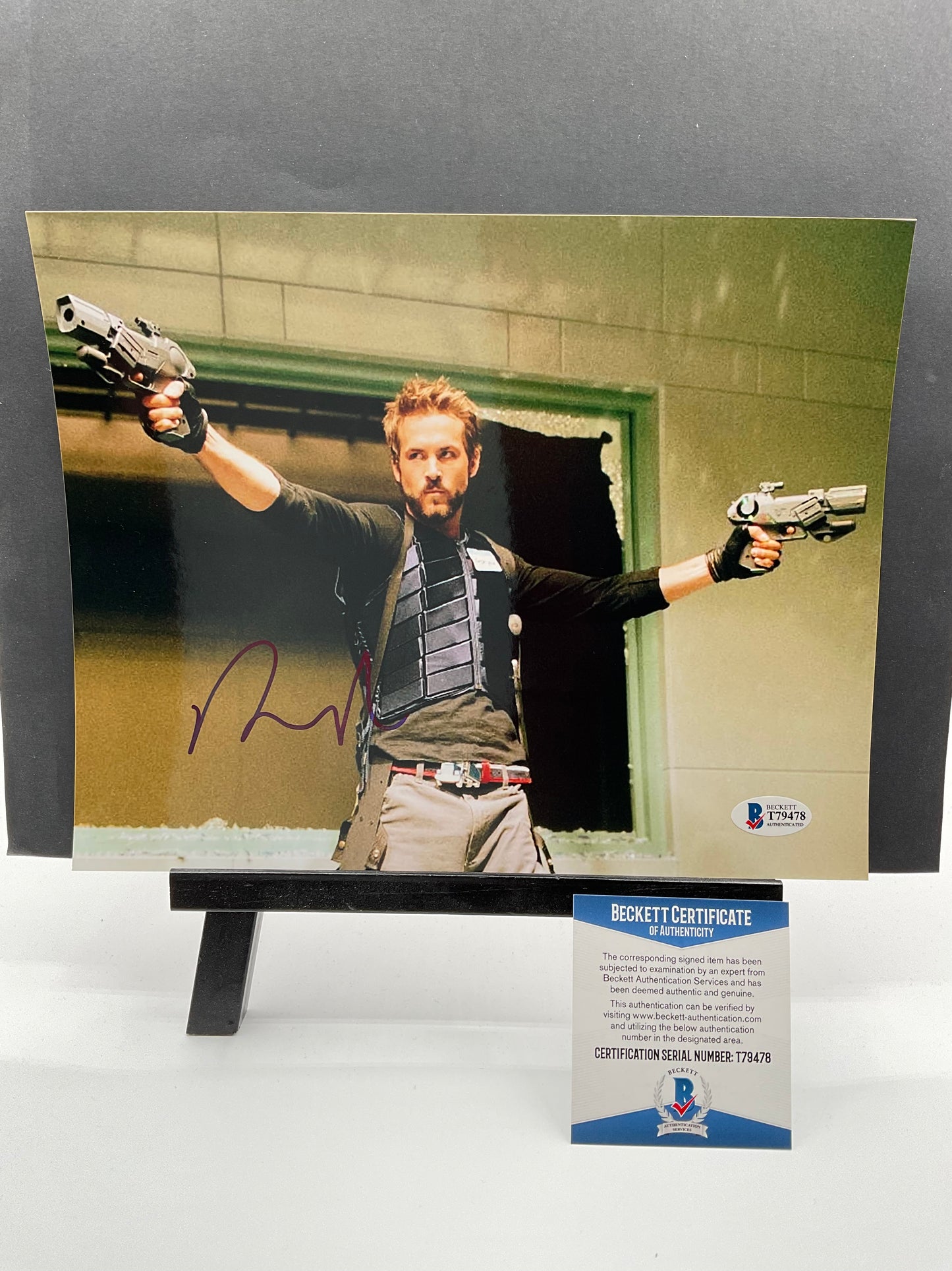 Ryan Reynolds Blade Trinity signed photo 8x10 Beckett