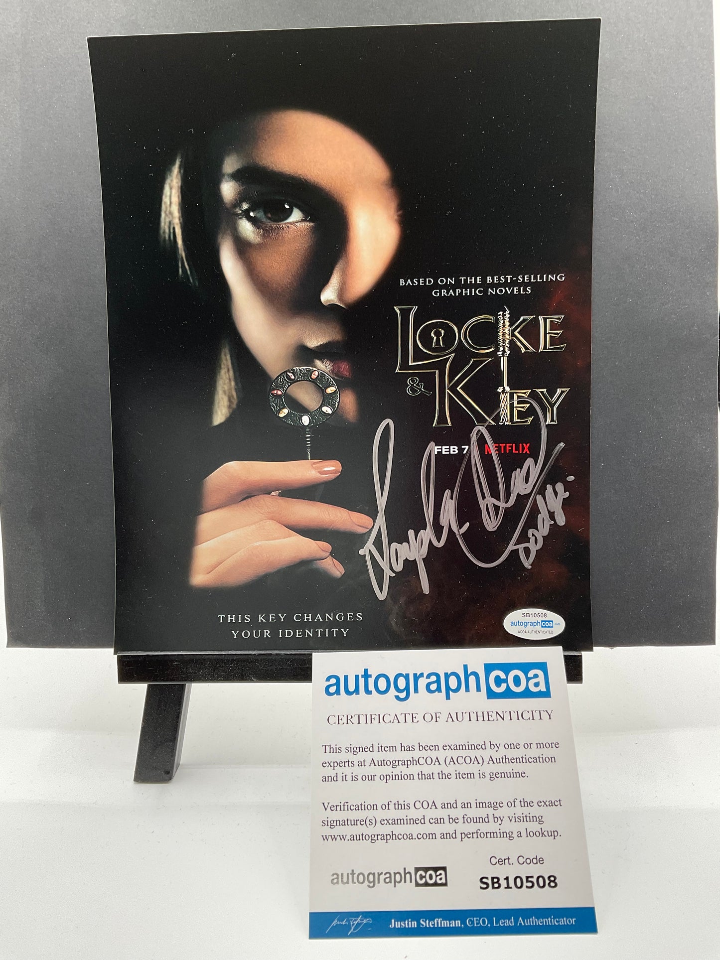 Laysla De Oliveira Locke and Key signed photo 8x10 ACOA Dodge Inscription