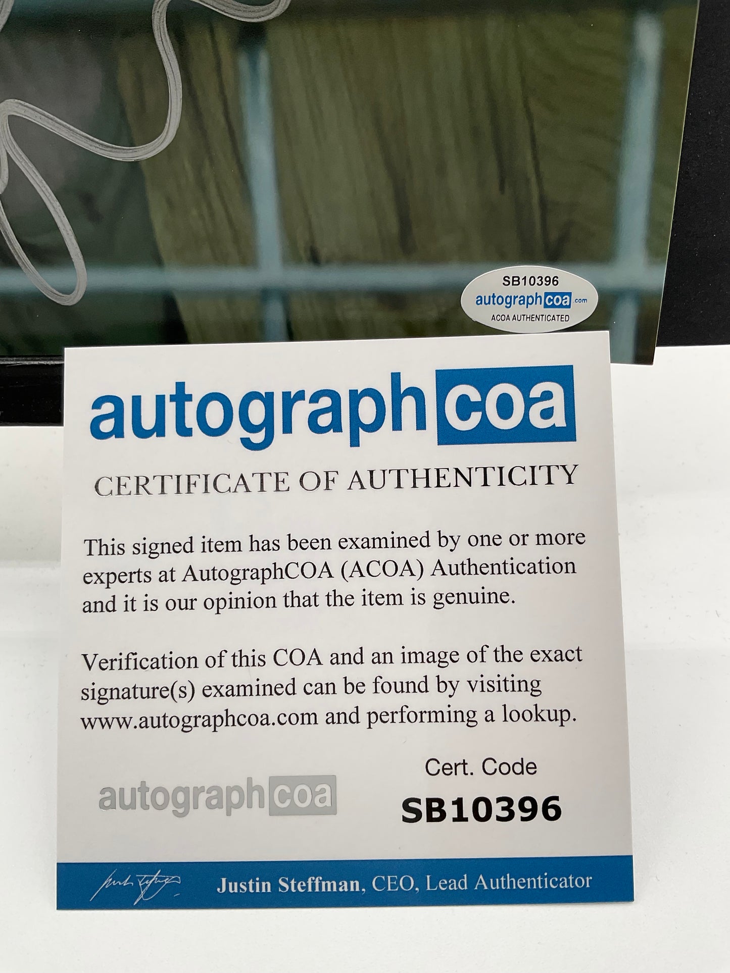 Stephen Merchant Logan signed photo 8x10 ACOA