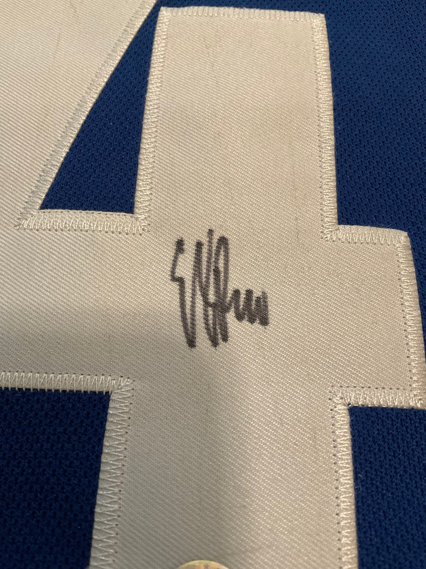 Elias Pettersson Vancouver Canucks signed Jersey Beckett