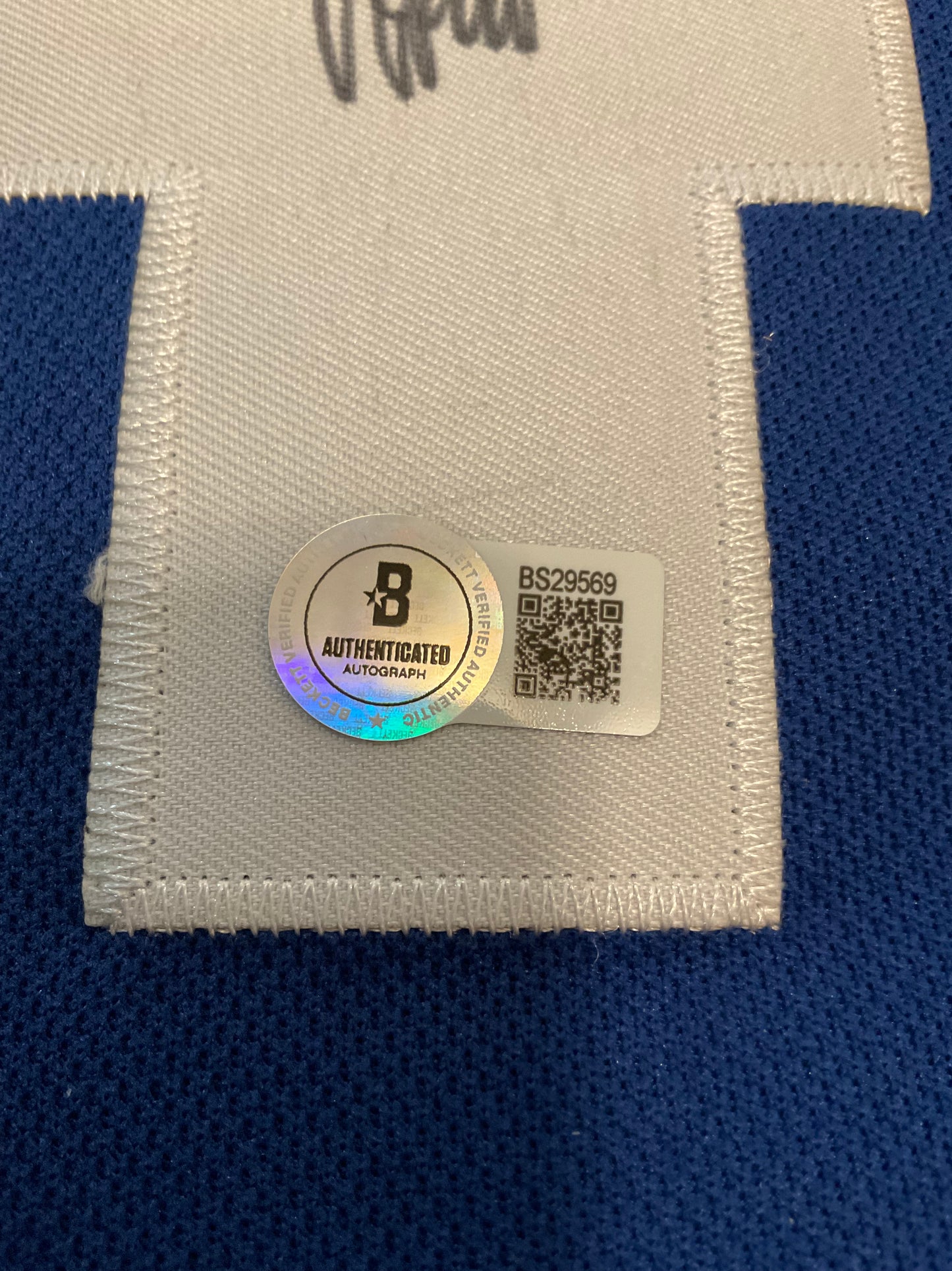 Elias Pettersson Vancouver Canucks signed Jersey Beckett