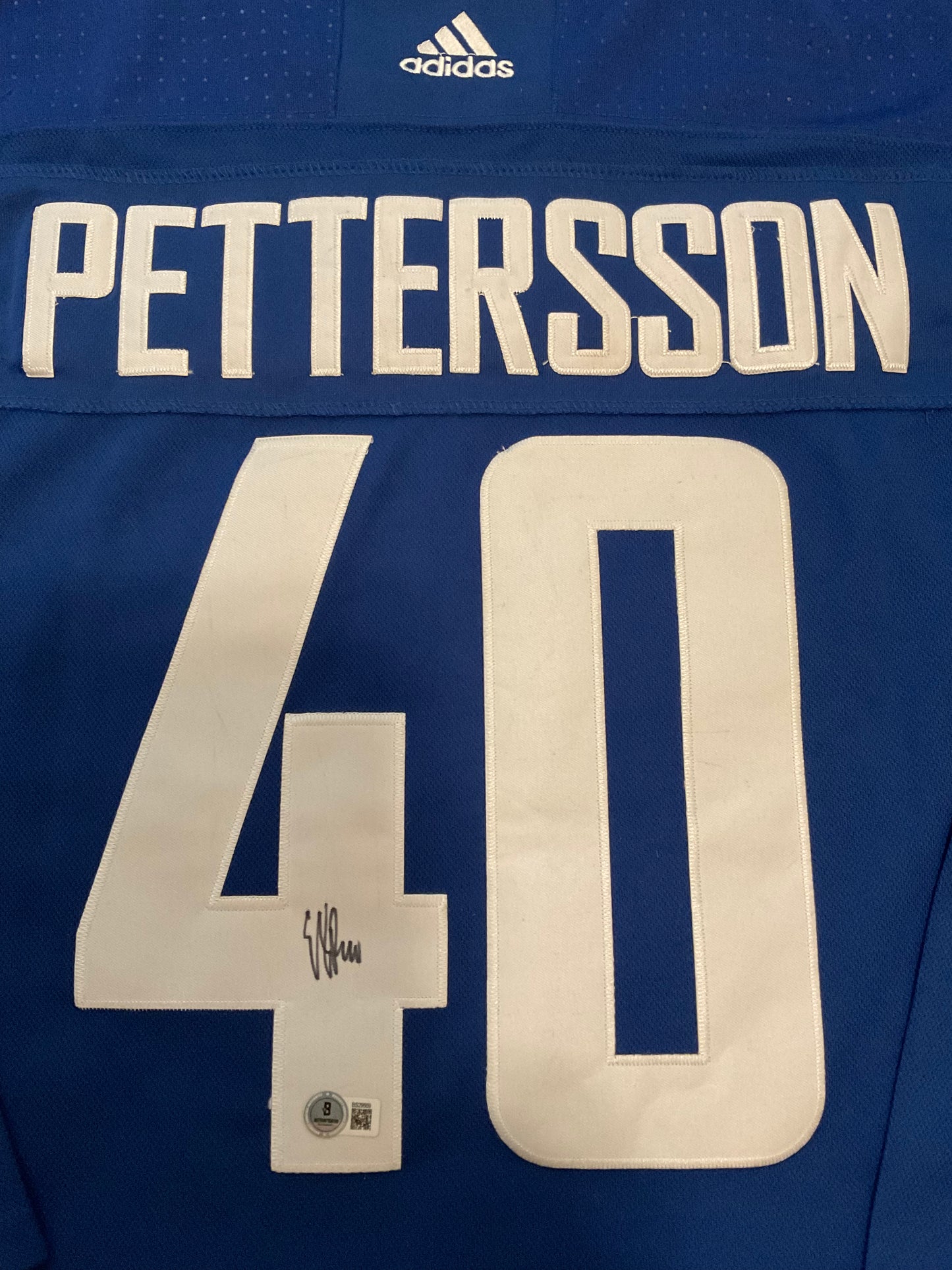 Elias Pettersson Vancouver Canucks signed Jersey Beckett
