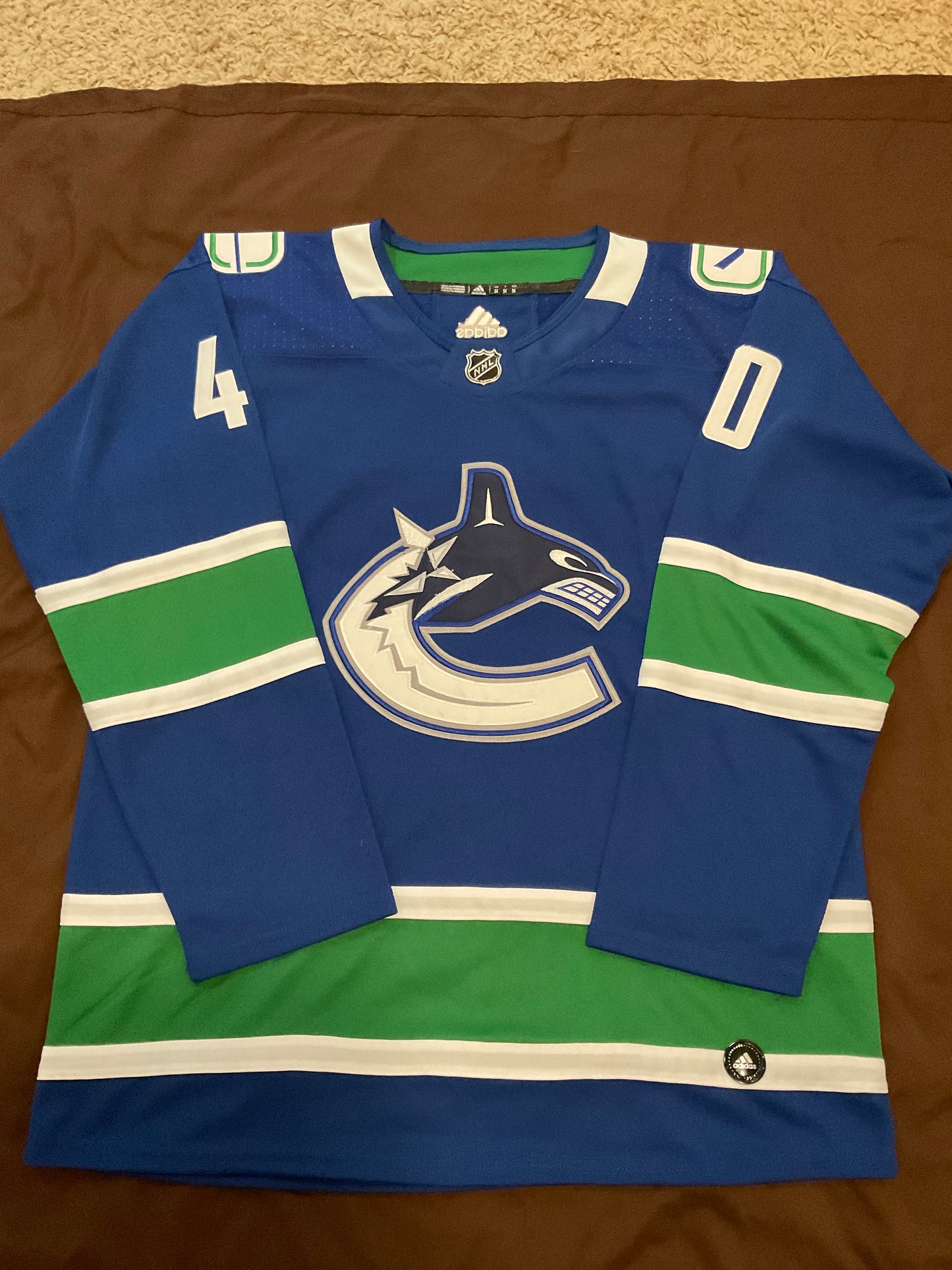 Elias Pettersson Vancouver Canucks signed Jersey Beckett