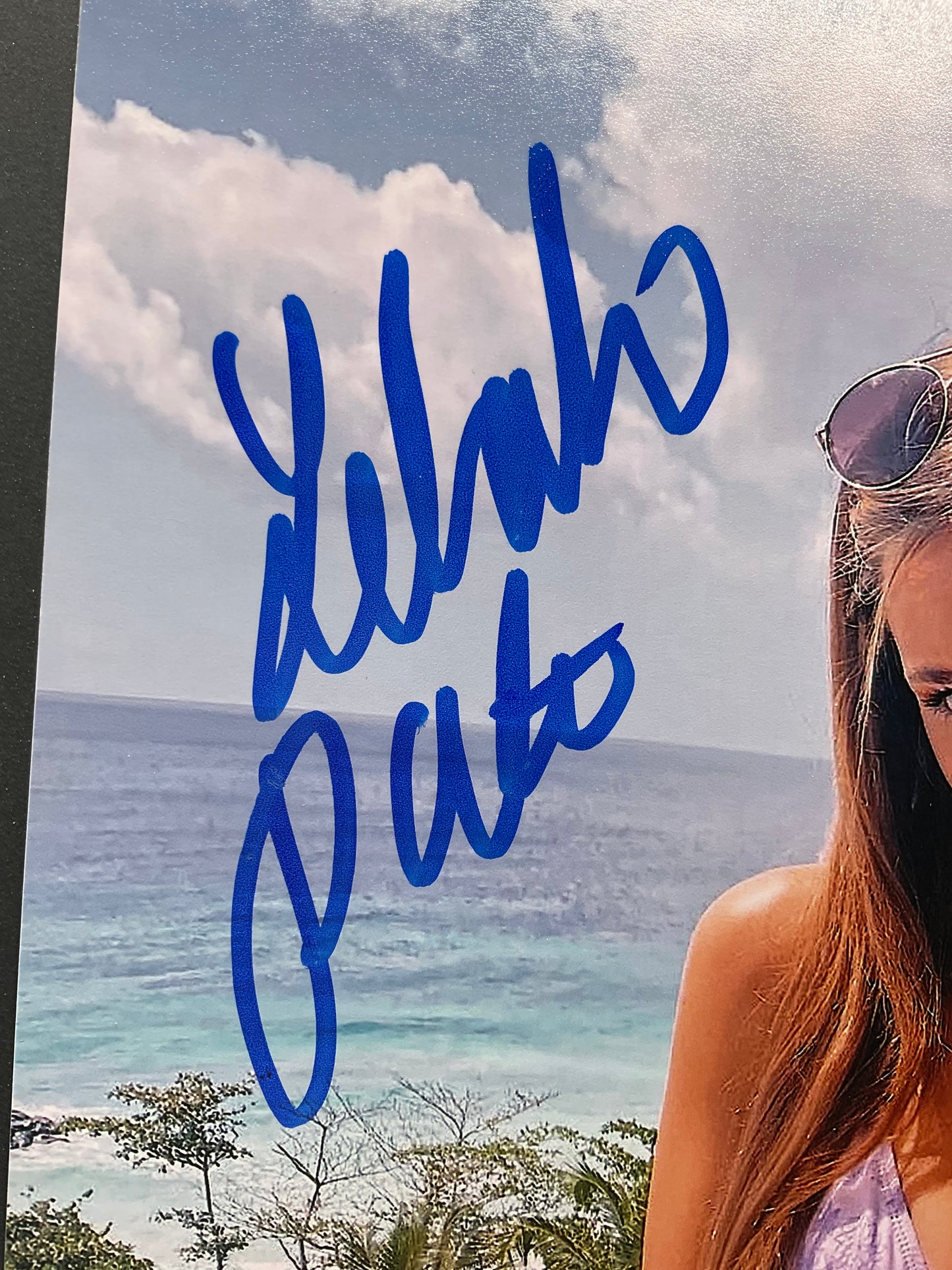 Lilah Pate Outer Banks signed Photo 8x10 Beckett Sexy