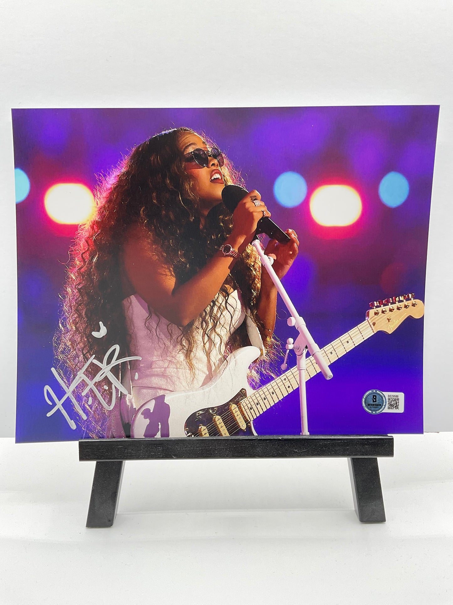 H.E.R. signed Photo 8x10 Beckett Music Gabriella Wilson