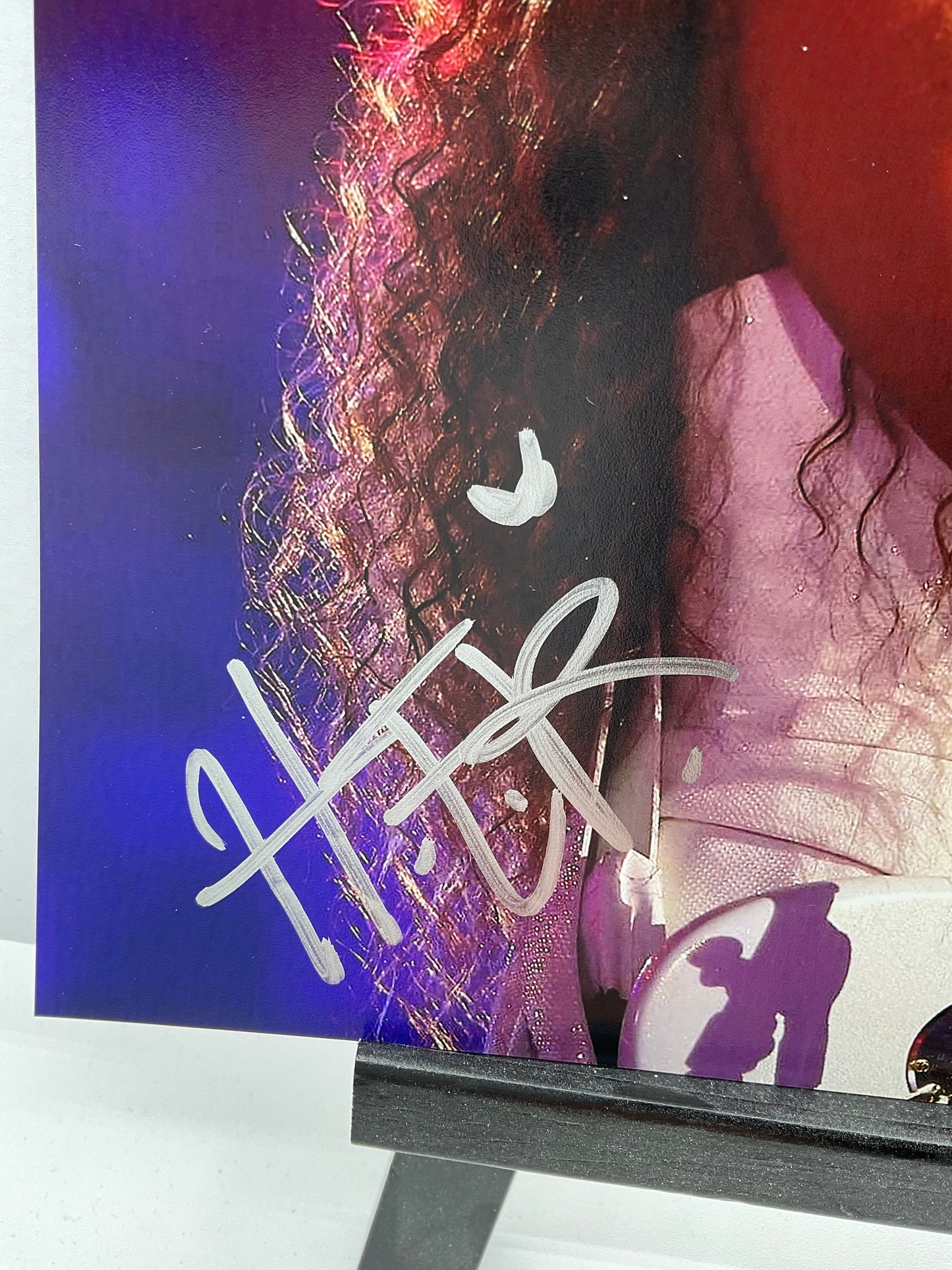 H.E.R. signed Photo 8x10 Beckett Music Gabriella Wilson