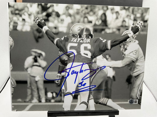 Lawrence Taylor Giants signed photo 11x14 Beckett NFL