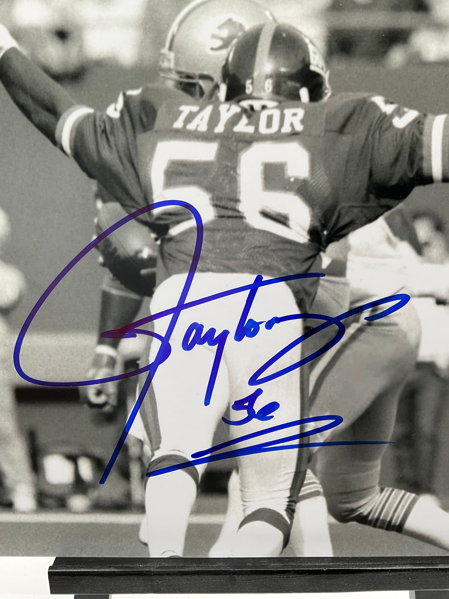 Lawrence Taylor Giants signed photo 11x14 Beckett NFL