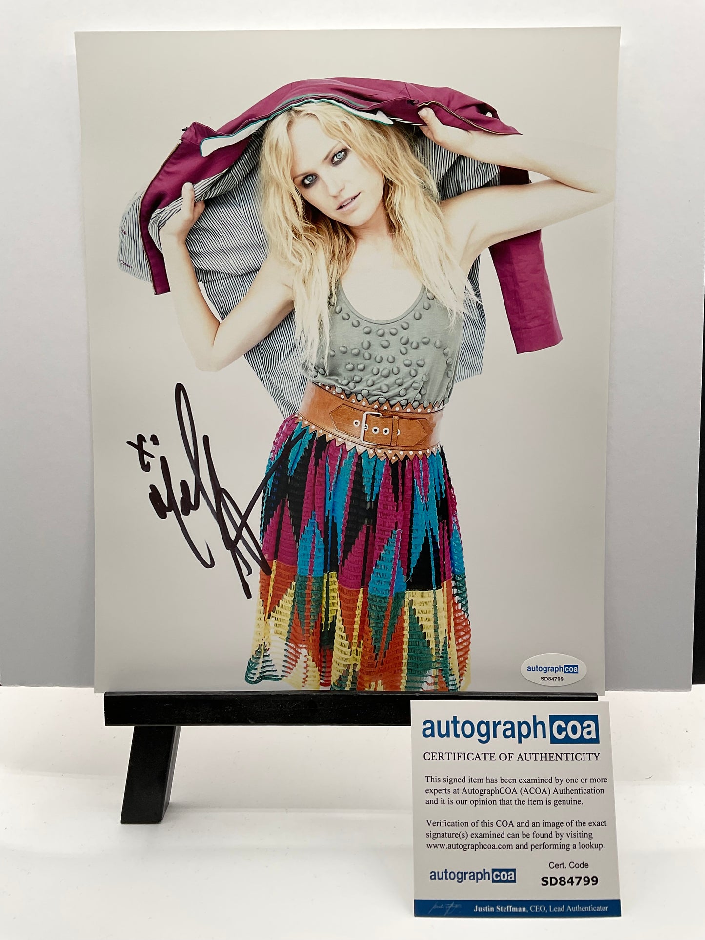 Malin Akerman signed photo 8x10 ACOA
