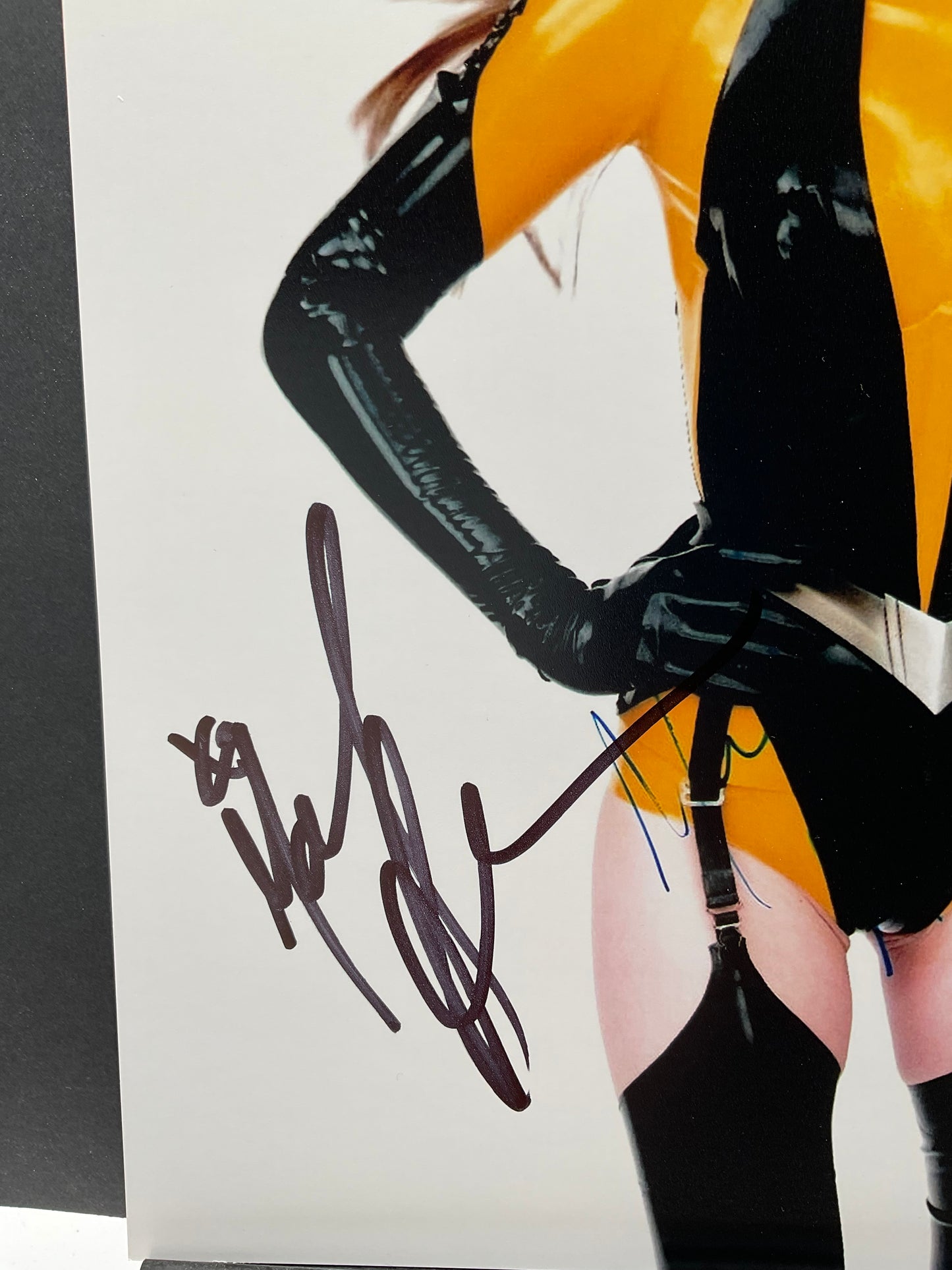 Malin Akerman Watchmen signed photo 8x10 ACOA