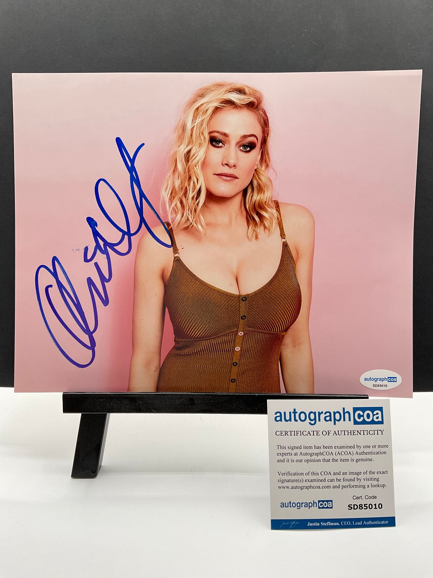 Olivia Dudley The Magicians signed photo 8x10 ACOA Sexy