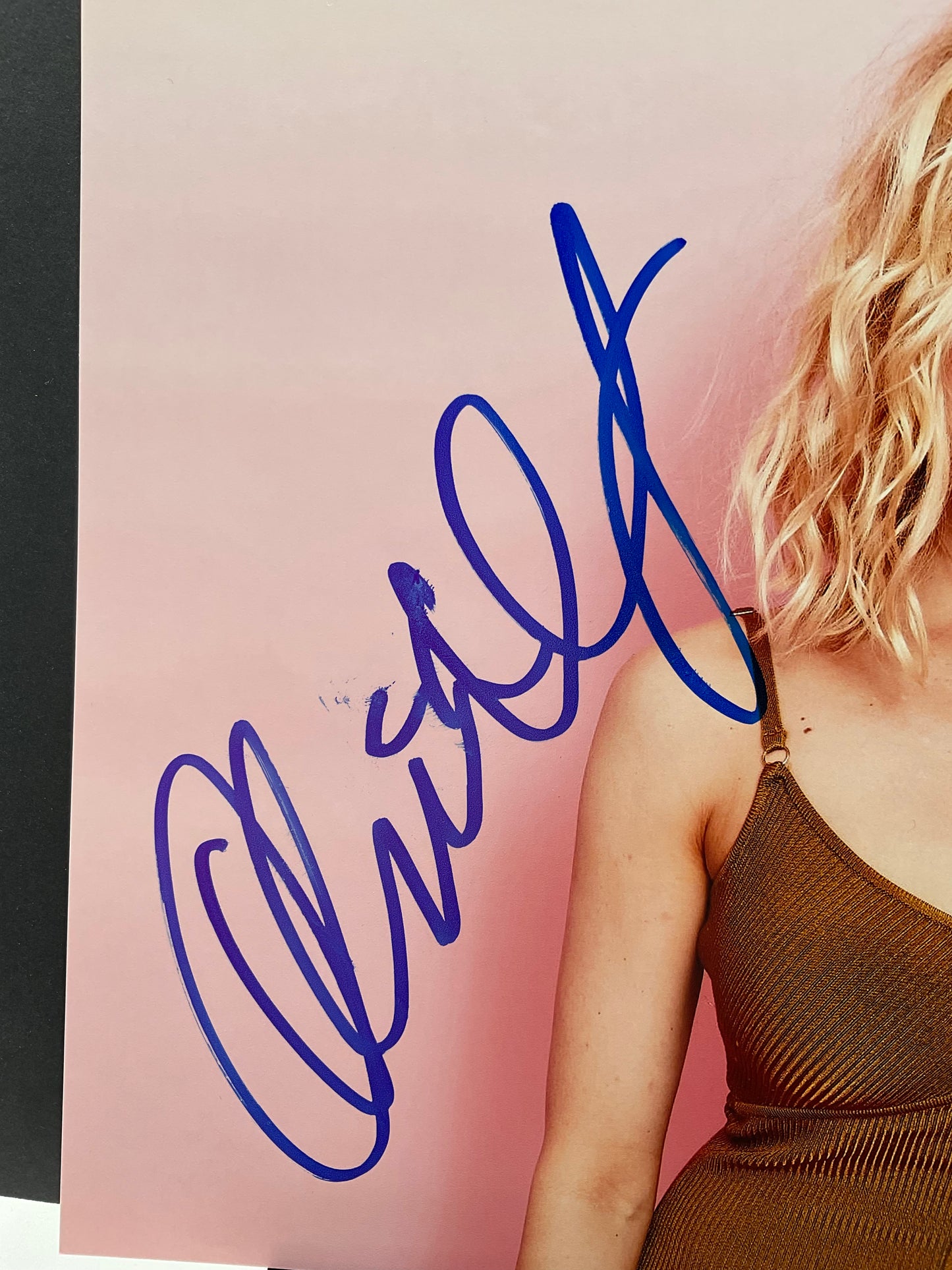 Olivia Dudley The Magicians signed photo 8x10 ACOA Sexy