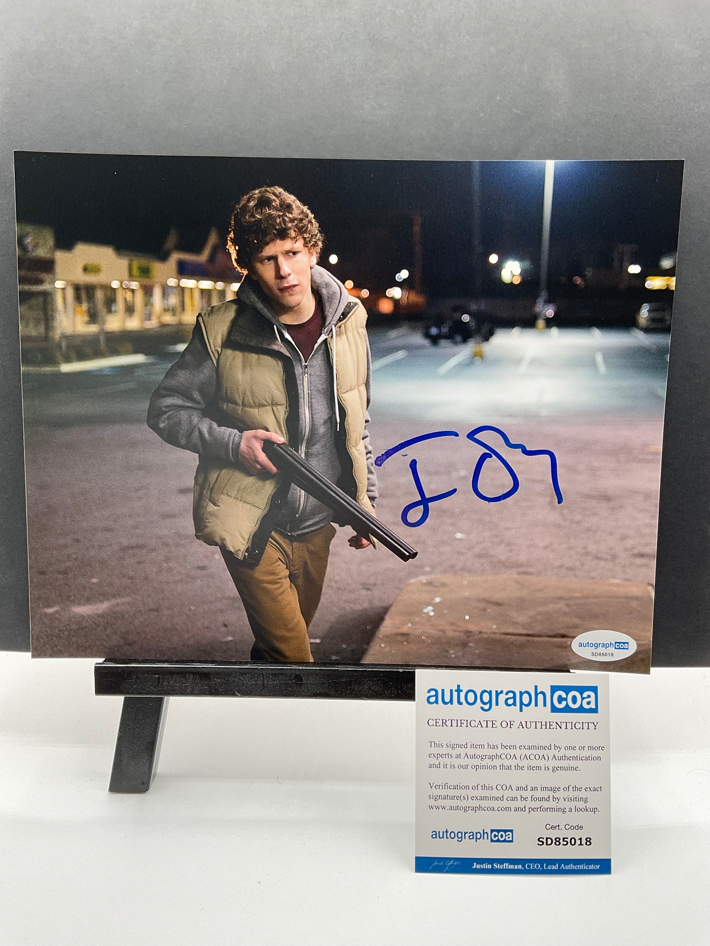 Jesse Eisenberg Zombieland signed photo 8x10 ACOA