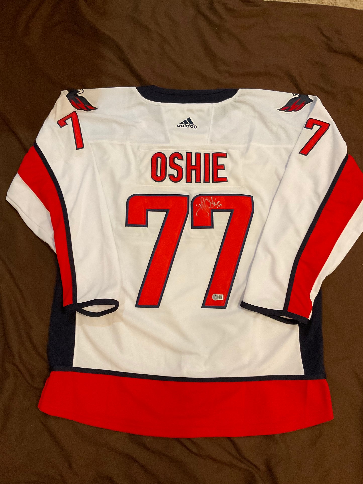 T.J. Oshie Washington Capitals signed jersey Beckett NHL