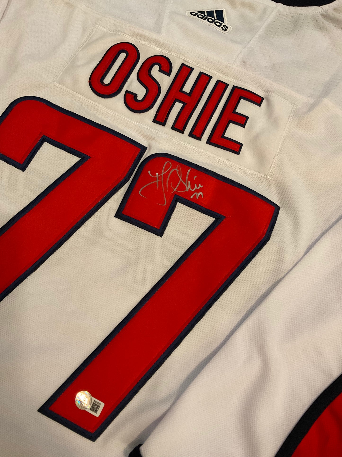 T.J. Oshie Washington Capitals signed jersey Beckett NHL