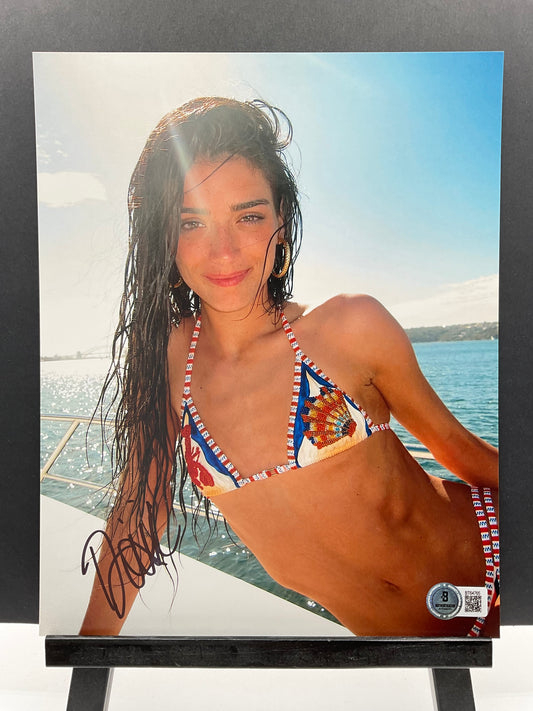 Dixie D'Amelio TikTok signed photo 8x10 Beckett