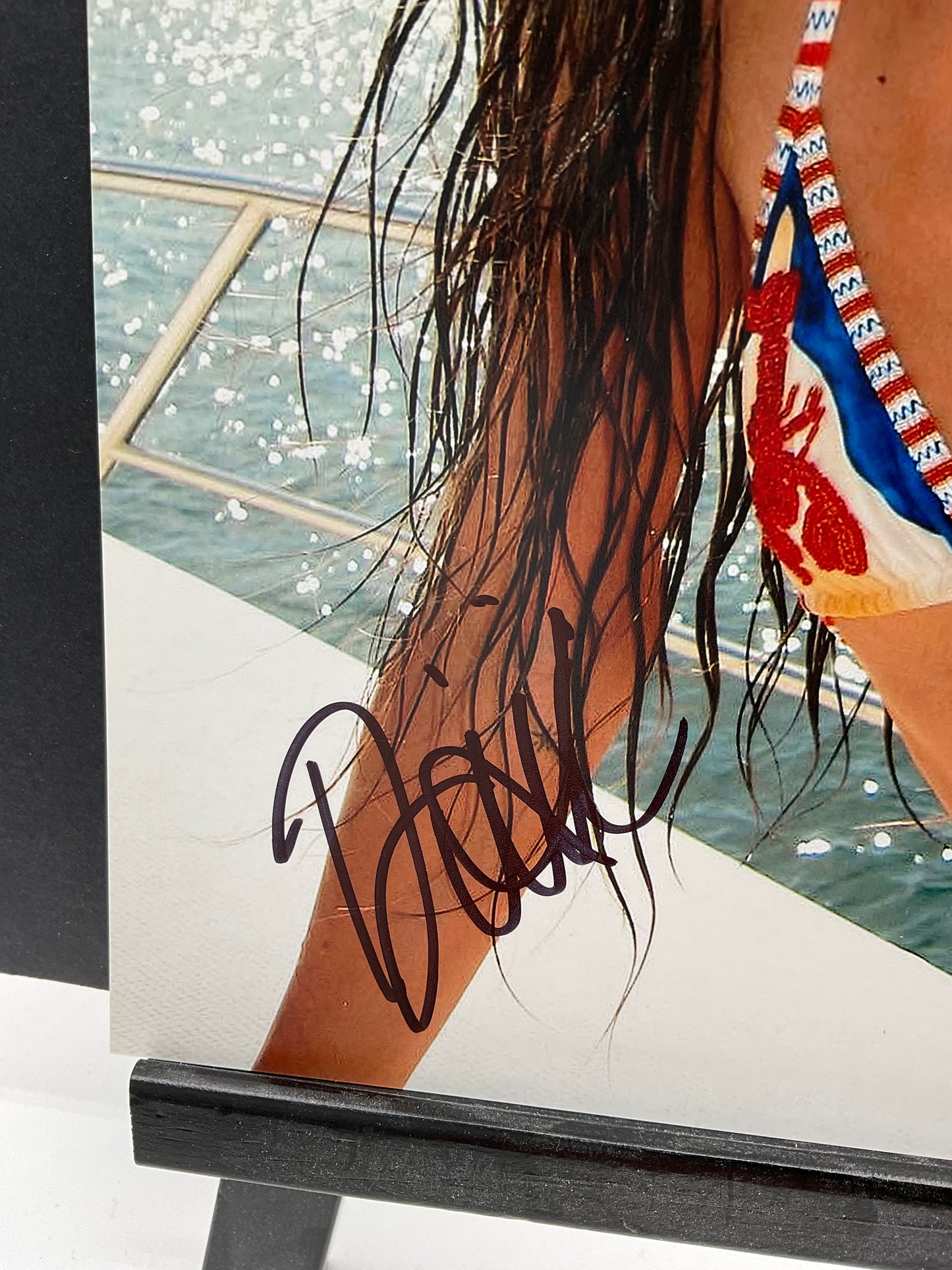 Dixie D'Amelio TikTok signed photo 8x10 Beckett