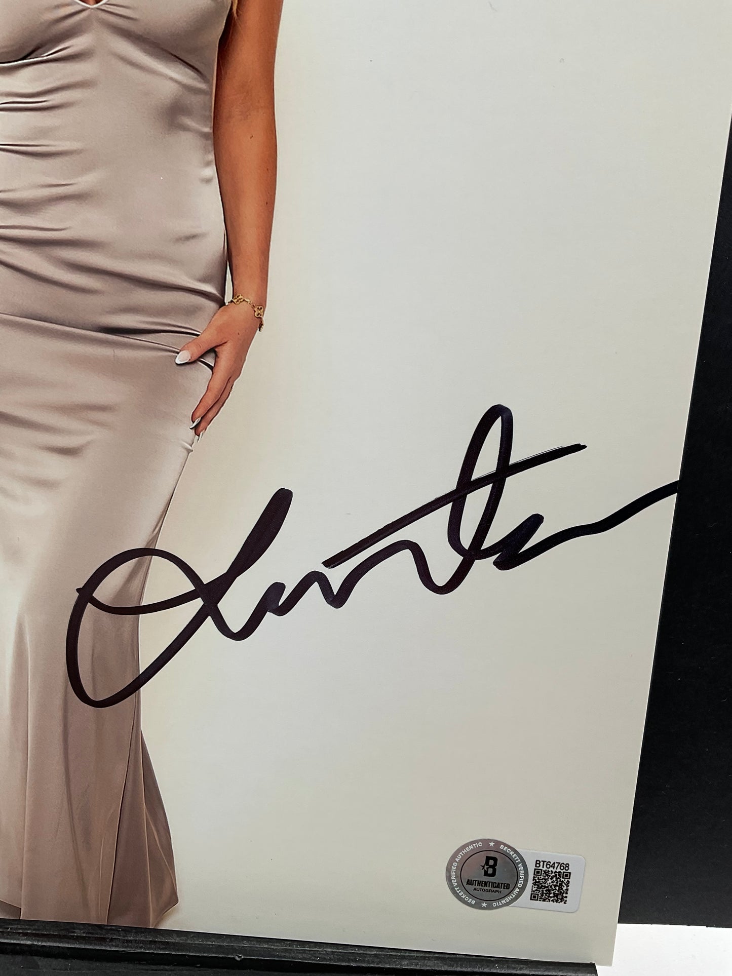 Sydney Thomas Ring Girl signed photo 8x10 Beckett Model