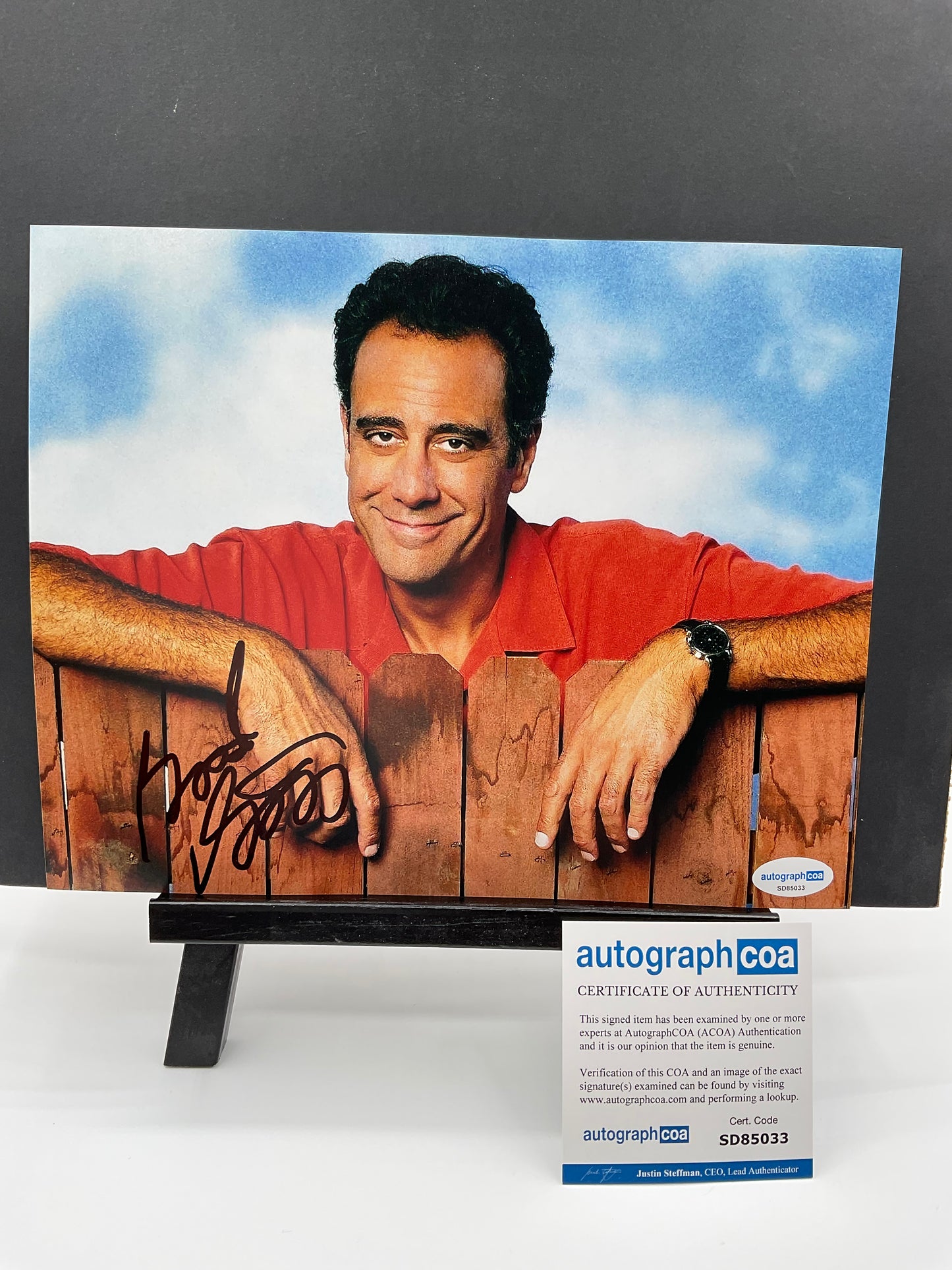 Brad Garrett Everybody Loves Raymond signed photo 8x10 ACOA